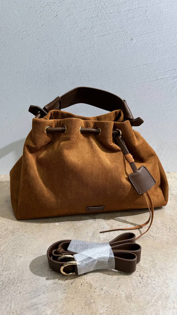 Elegance Handbag – The Embodiment of Sophisticated Style