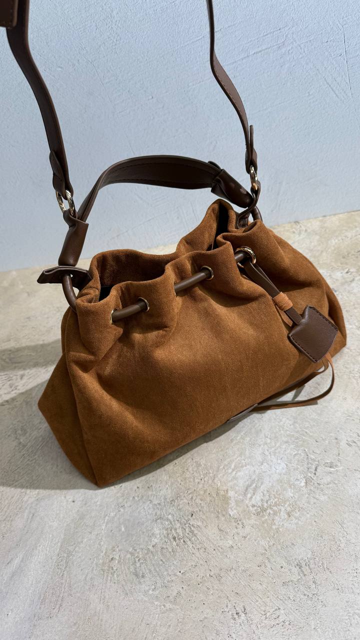 Elegance Handbag – The Embodiment of Sophisticated Style
