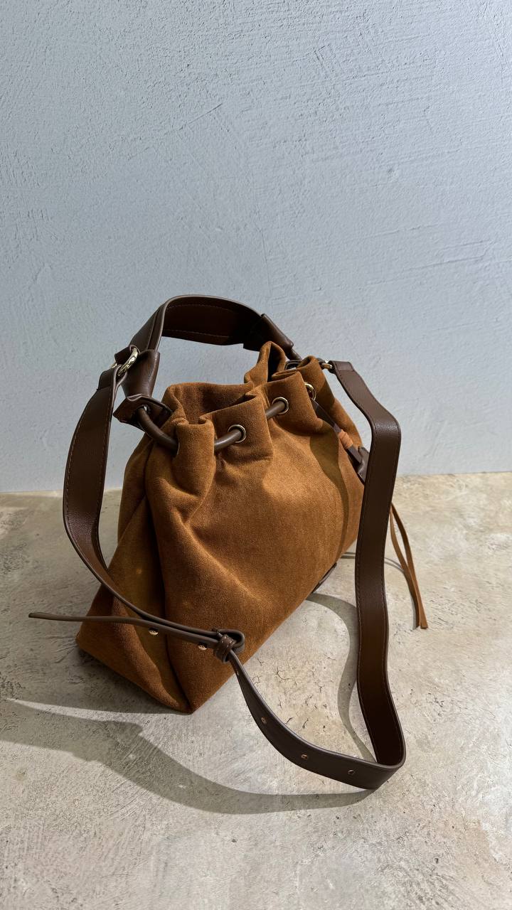 Elegance Handbag – The Embodiment of Sophisticated Style