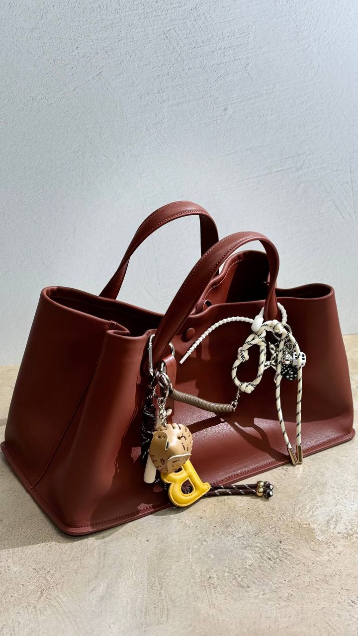 Bag in Genuine Leather and Suede – Elegance and Style in Every Detail.