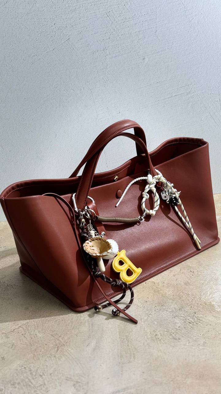 Bag in Genuine Leather and Suede – Elegance and Style in Every Detail.