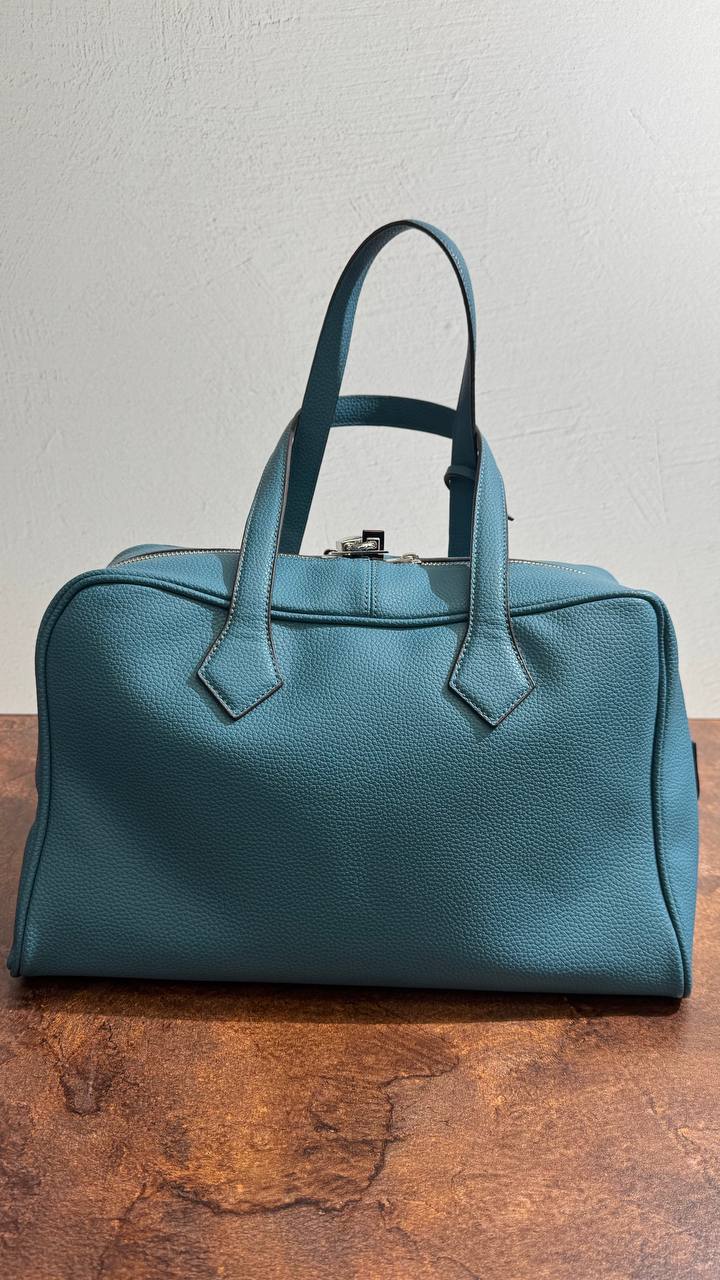 Azure Grace – Elegant Genuine Leather Bag