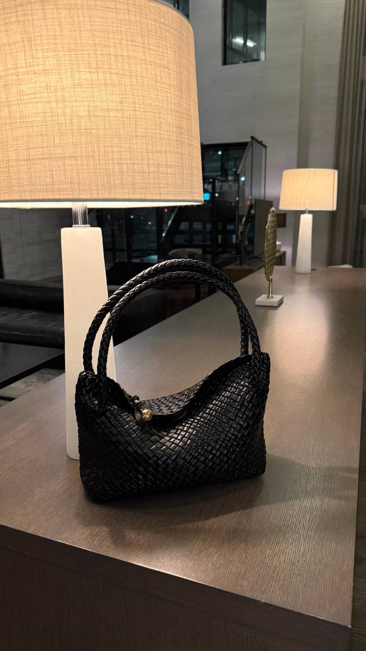 Luna Weave – A Genuine Leather Woven Bag for True Style Enthusiasts