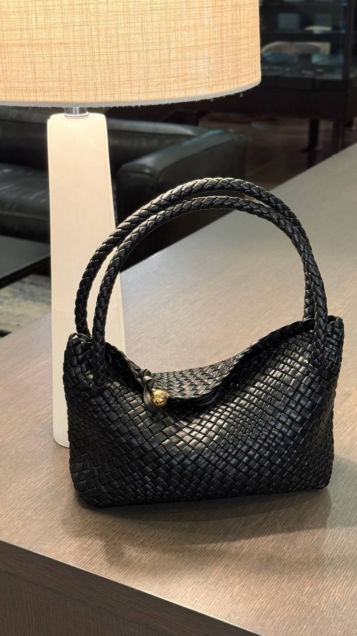 Luna Weave – A Genuine Leather Woven Bag for True Style Enthusiasts