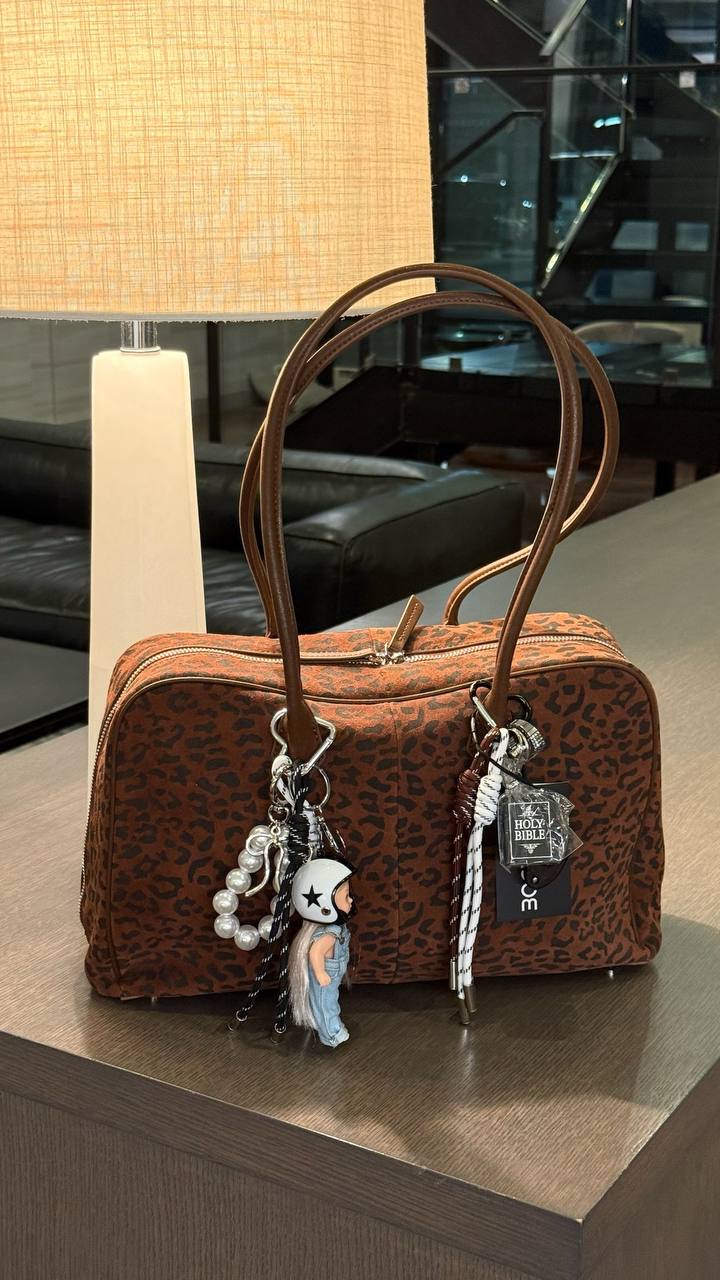 Wild Elegance – a handbag made of genuine leather and suede