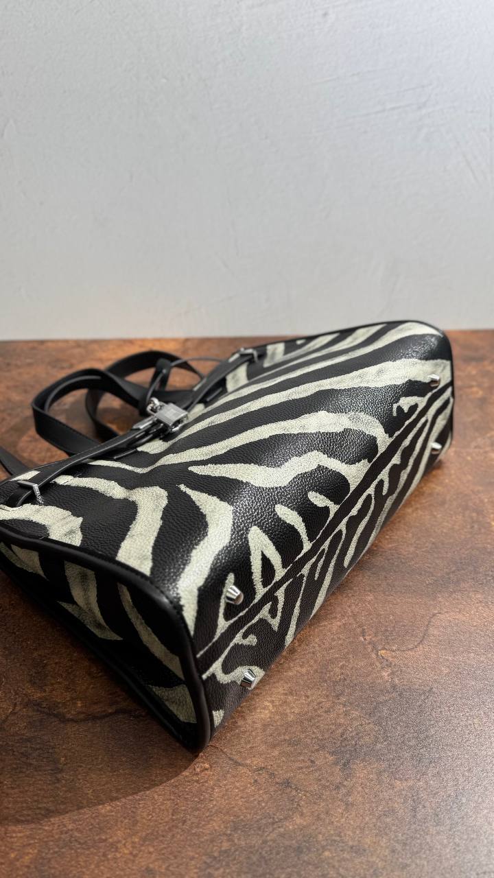 “Savanna Luxe” 2-in-1 Textured Vegan Leather Tote Set