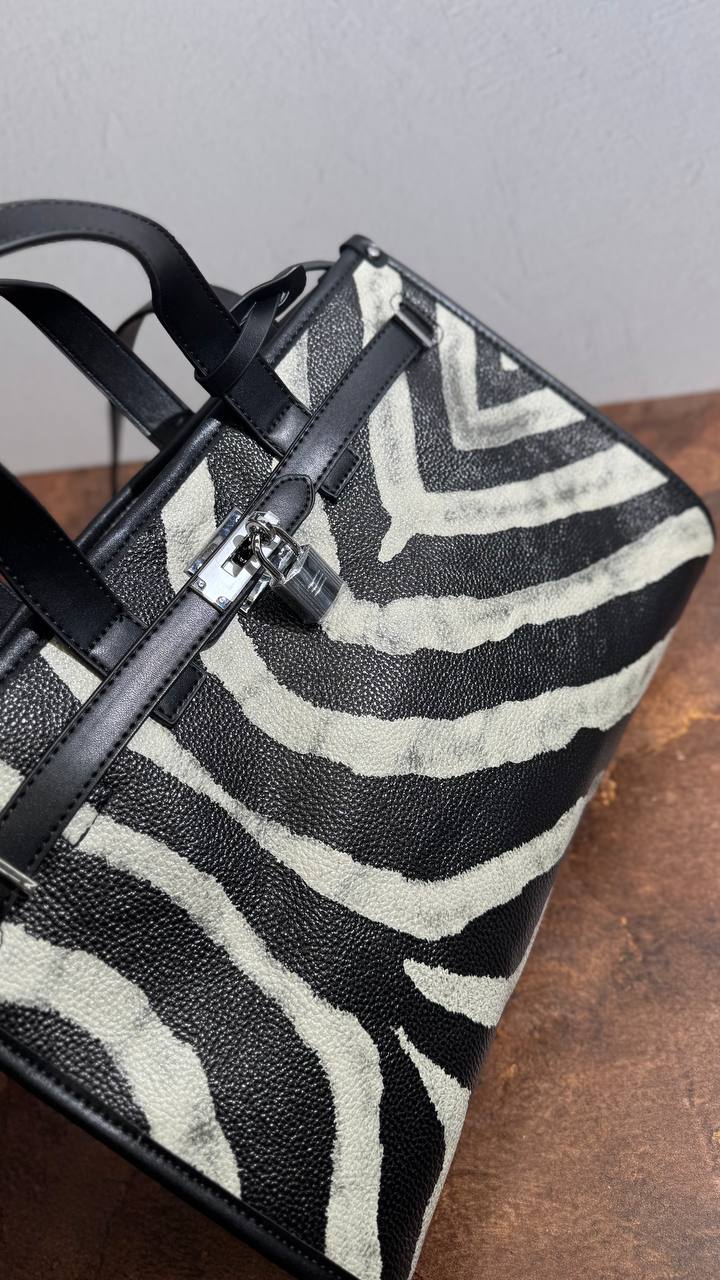 “Savanna Luxe” 2-in-1 Textured Vegan Leather Tote Set