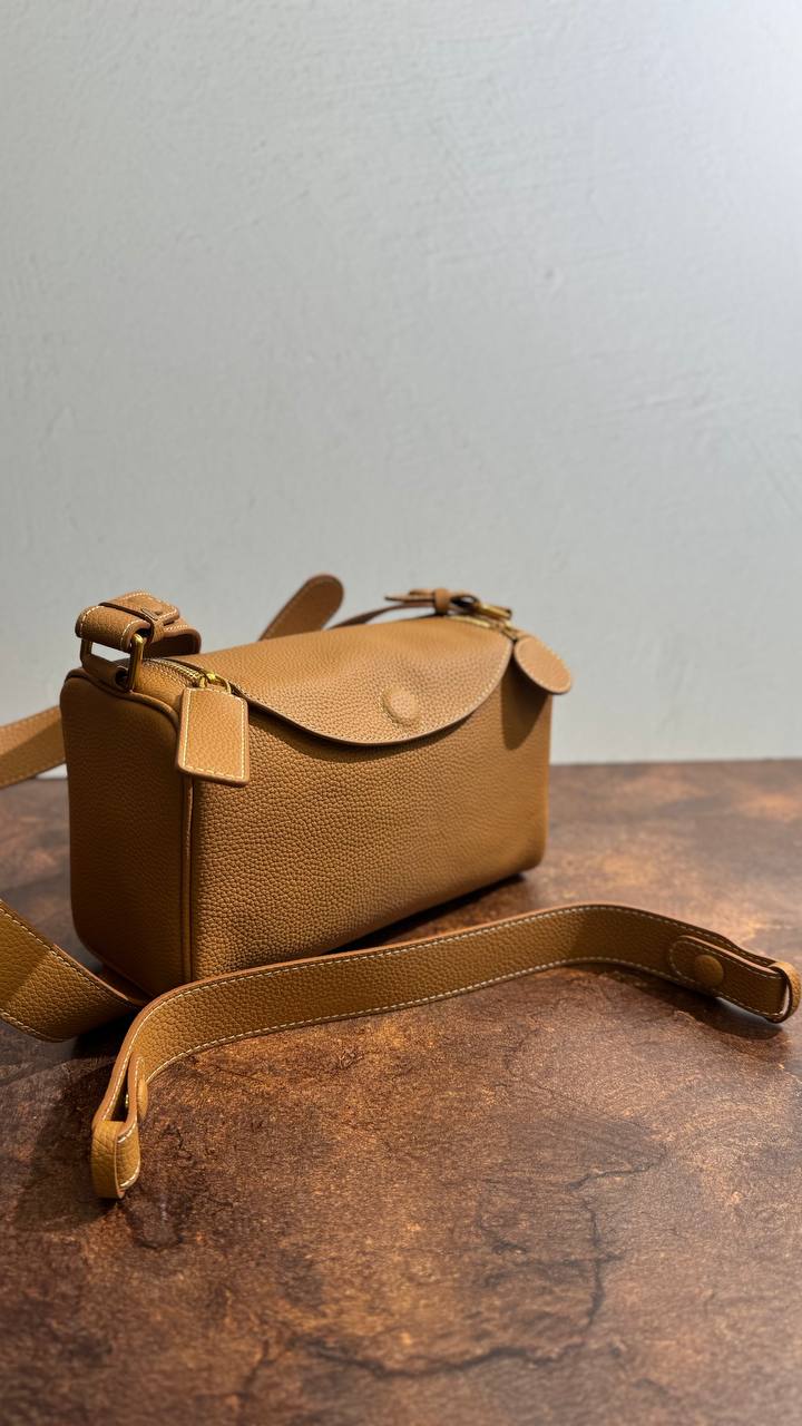 Madelyn Luxe” — Premium Leather Convertible Crossbody & Shoulder Bag