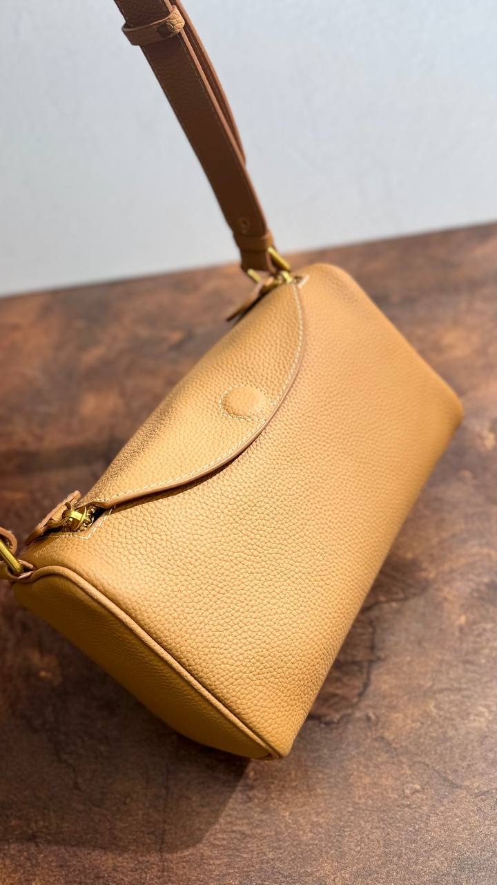Madelyn Luxe” — Premium Leather Convertible Crossbody & Shoulder Bag