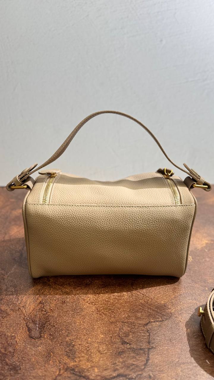 Madelyn Luxe” — Premium Leather Convertible Crossbody & Shoulder Bag