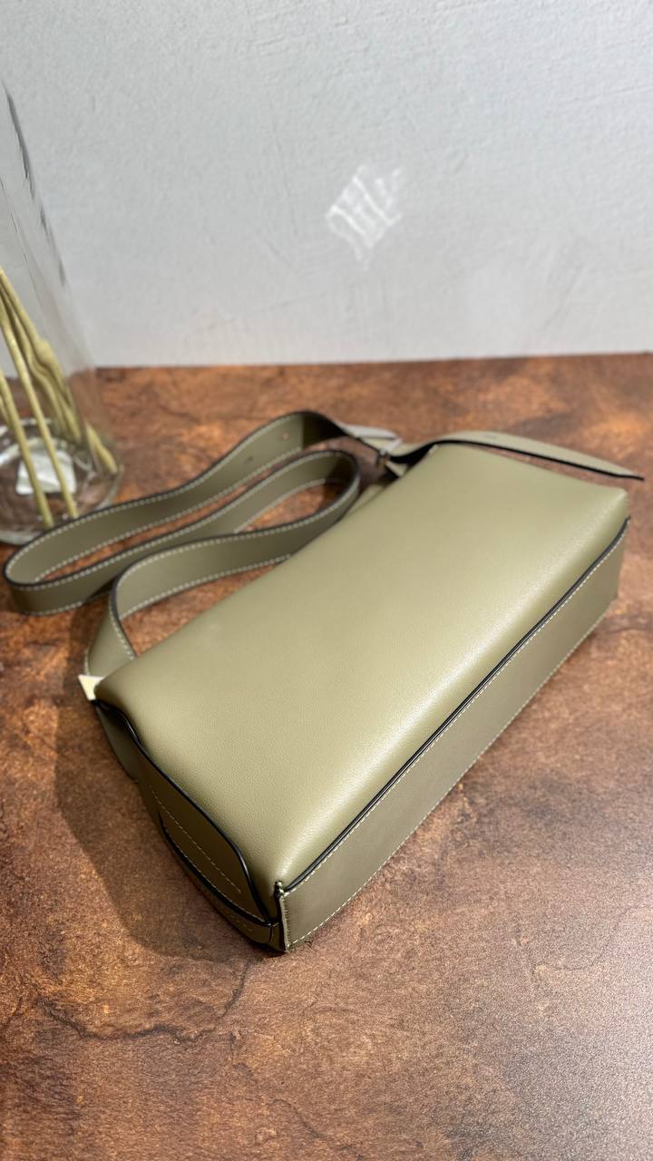 AVA — Handbag Geometry of Elegance