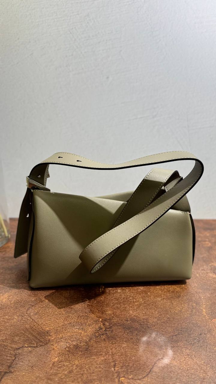 AVA — Handbag Geometry of Elegance