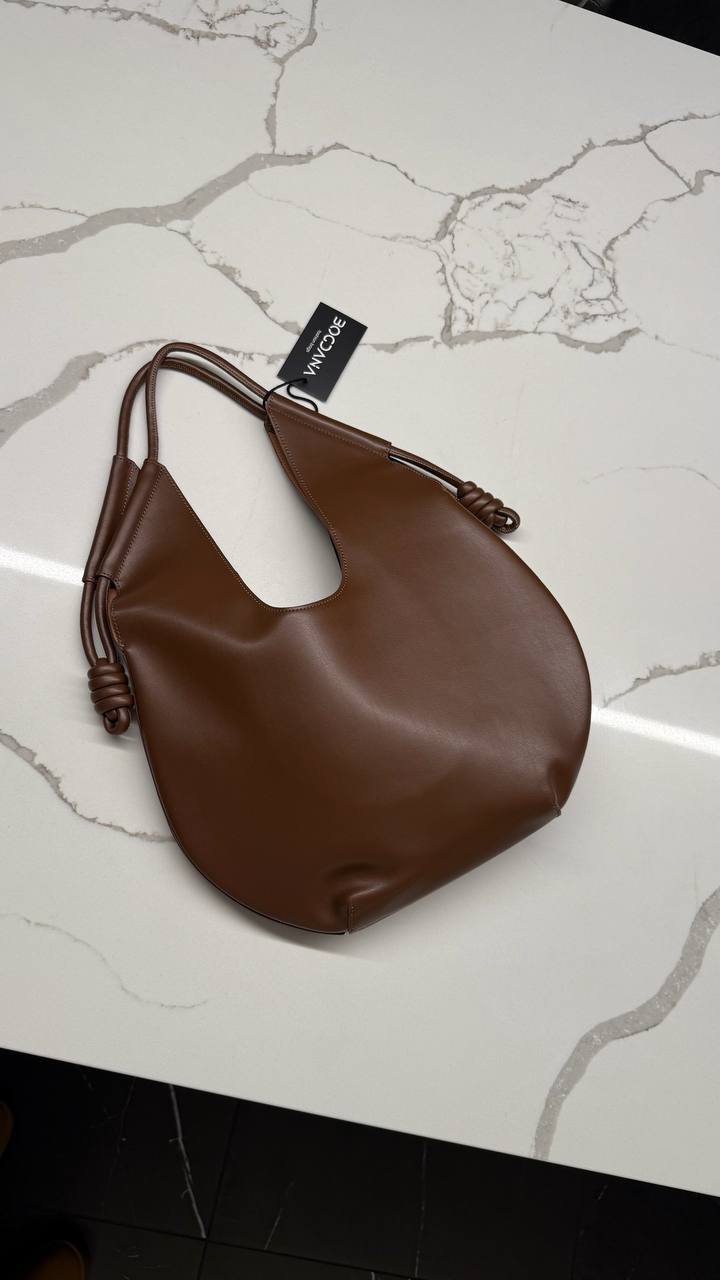 “Caffè Chic” — Leather Shopper Bag