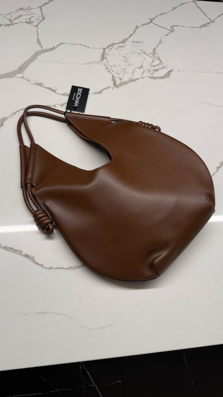 “Caffè Chic” — Leather Shopper Bag