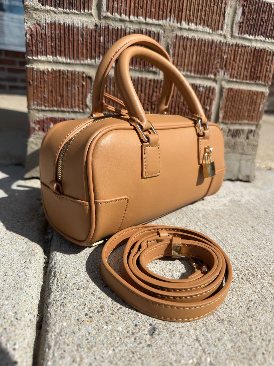 Elegant “Lock Charm” Genuine Leather Bag