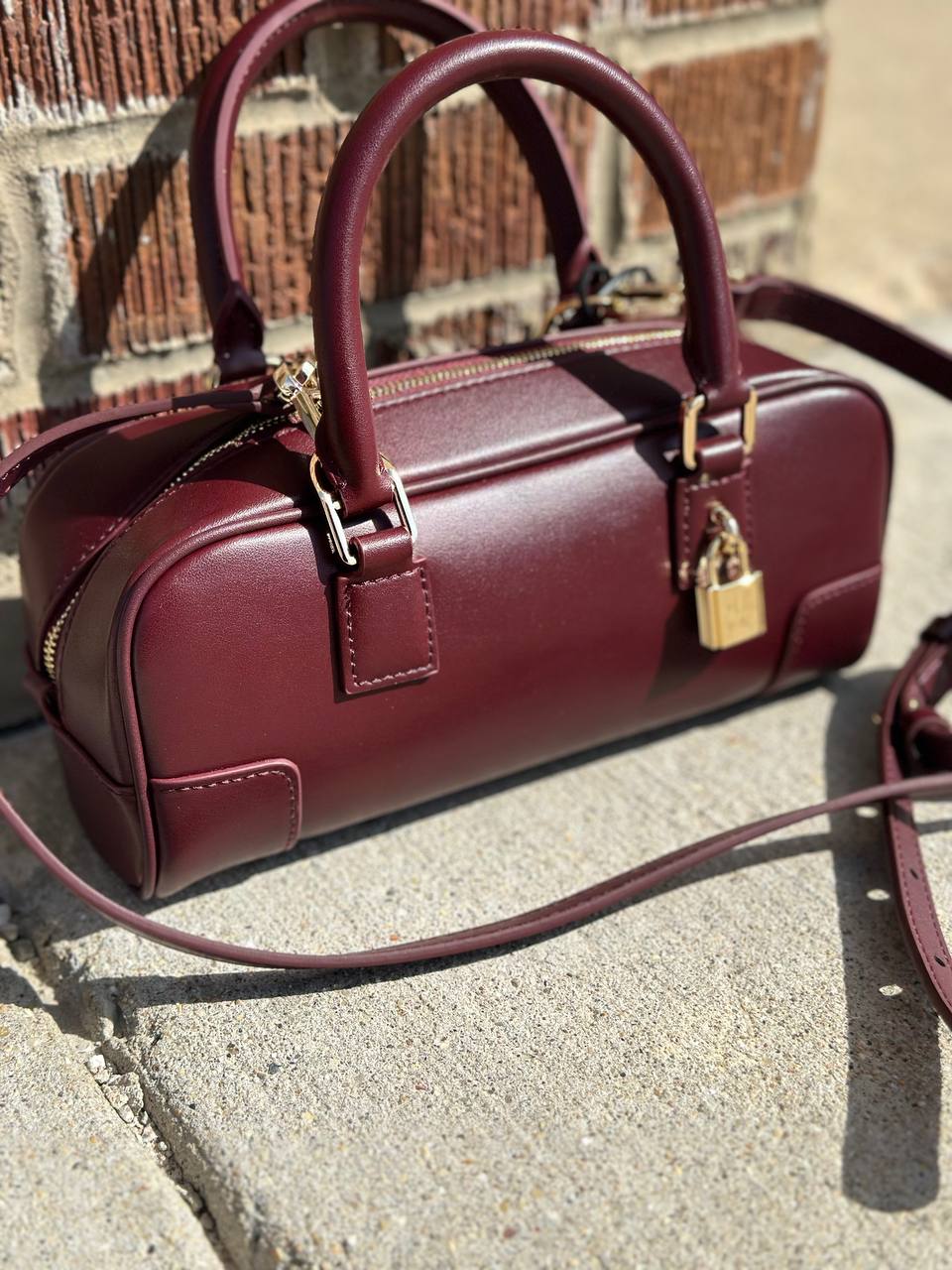 Elegant “Lock Charm” Genuine Leather Bag
