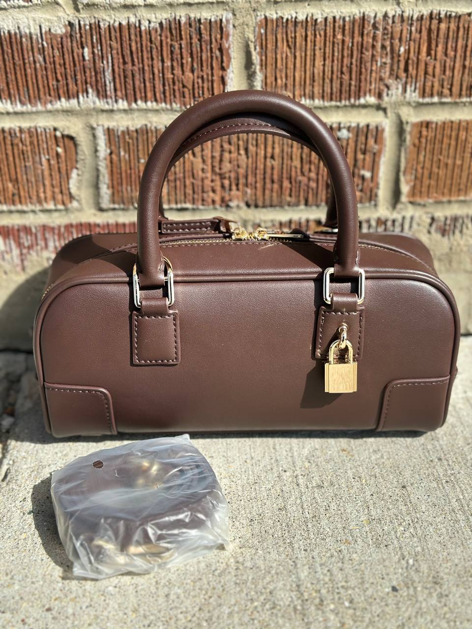 Elegant “Lock Charm” Genuine Leather Bag
