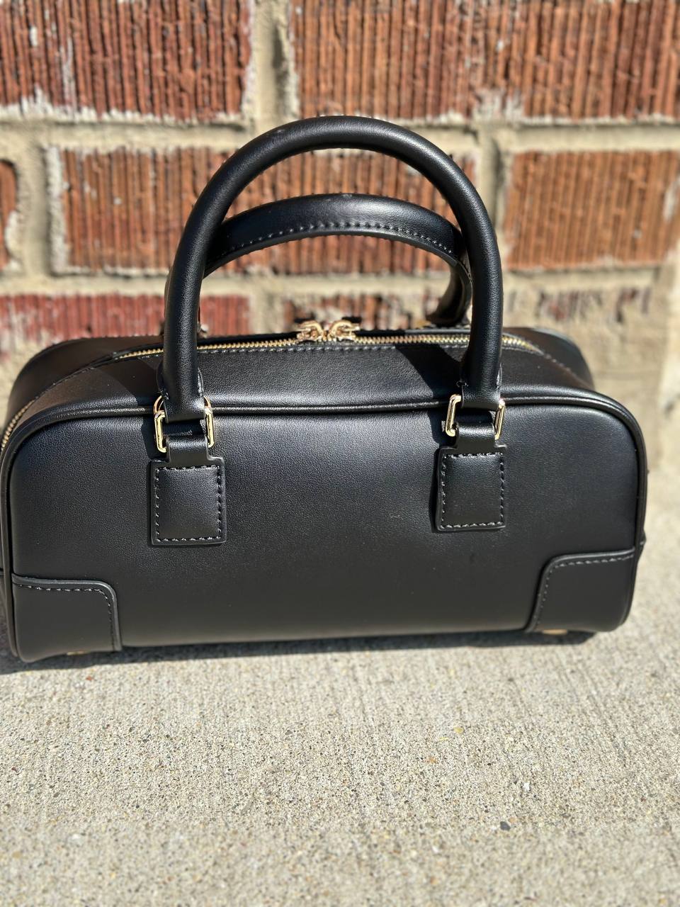 Elegant “Lock Charm” Genuine Leather Bag