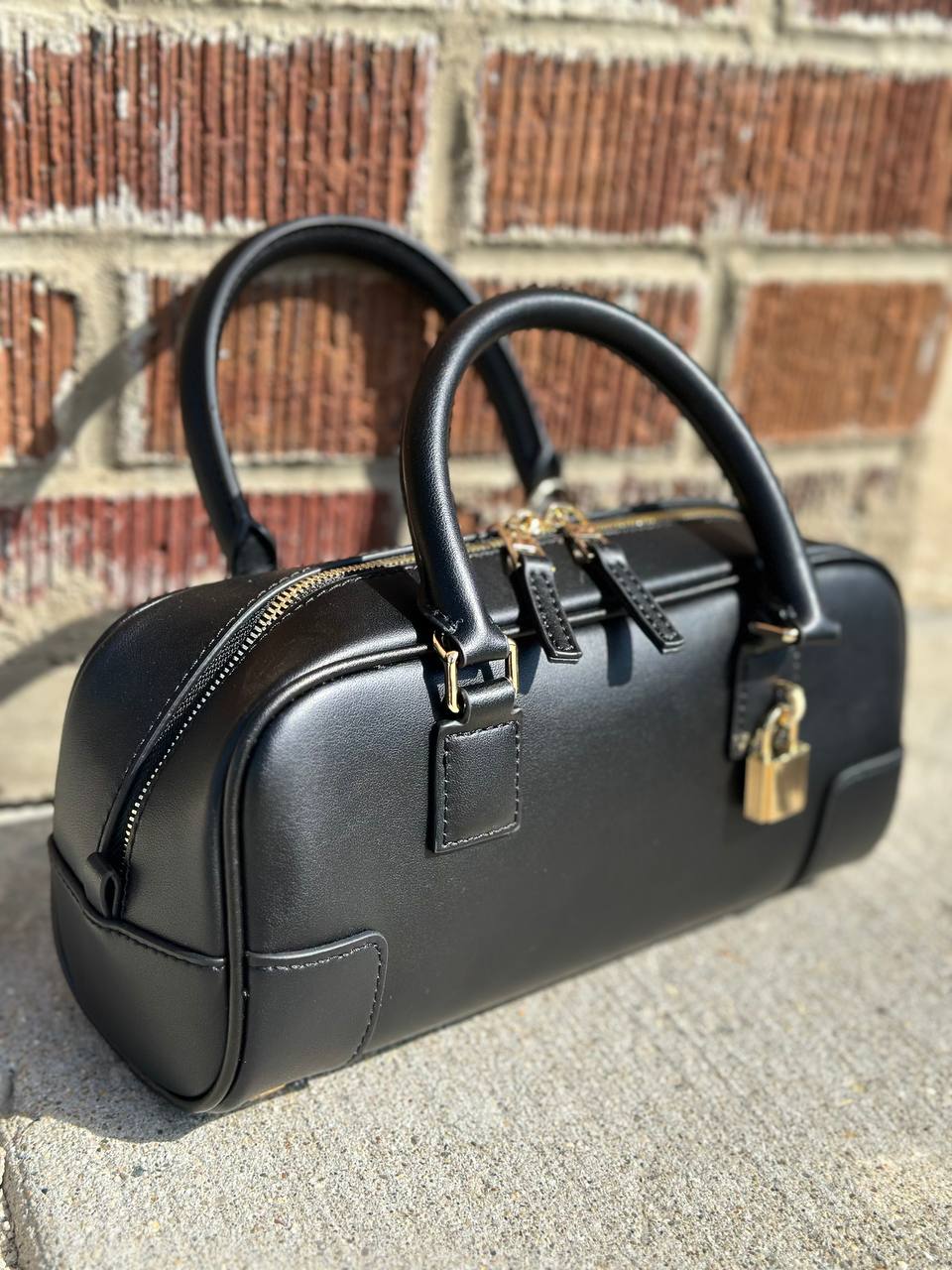 Elegant “Lock Charm” Genuine Leather Bag
