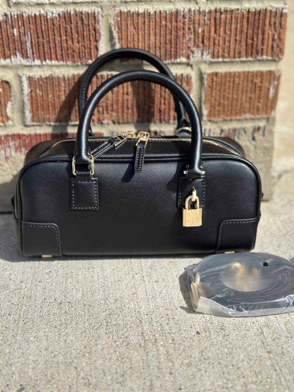 Elegant “Lock Charm” Genuine Leather Bag