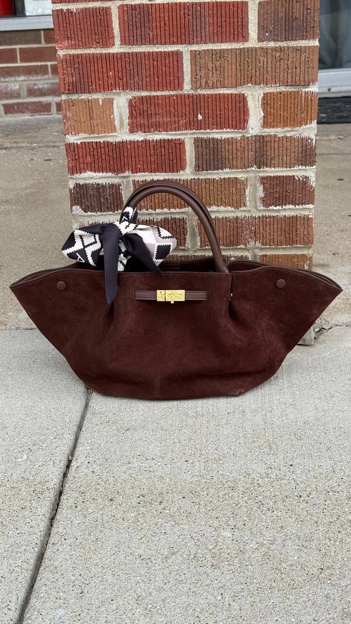 Saya Bag - An Italian bag made of genuine suede