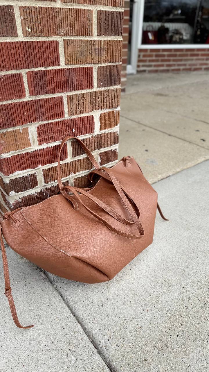 Shopper “Dolce Vita” – Italian Chic and Thoughtful Functionality