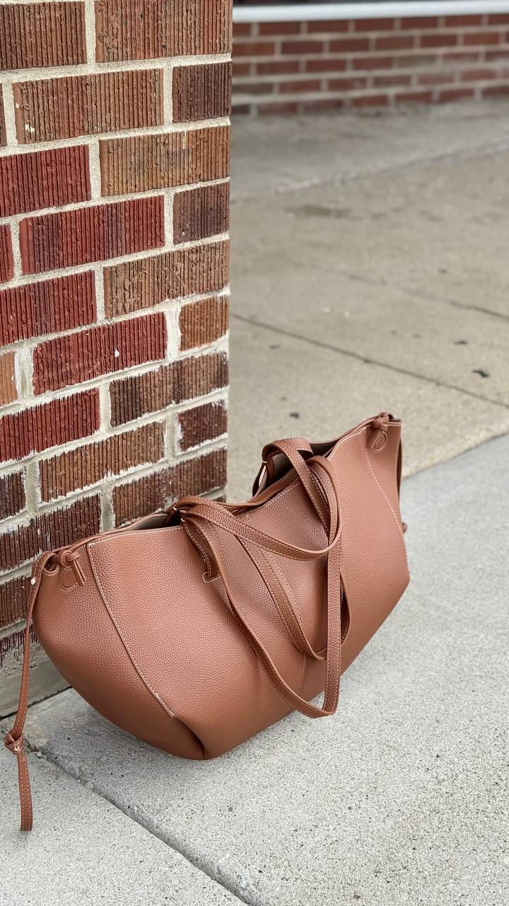 Shopper “Dolce Vita” – Italian Chic and Thoughtful Functionality