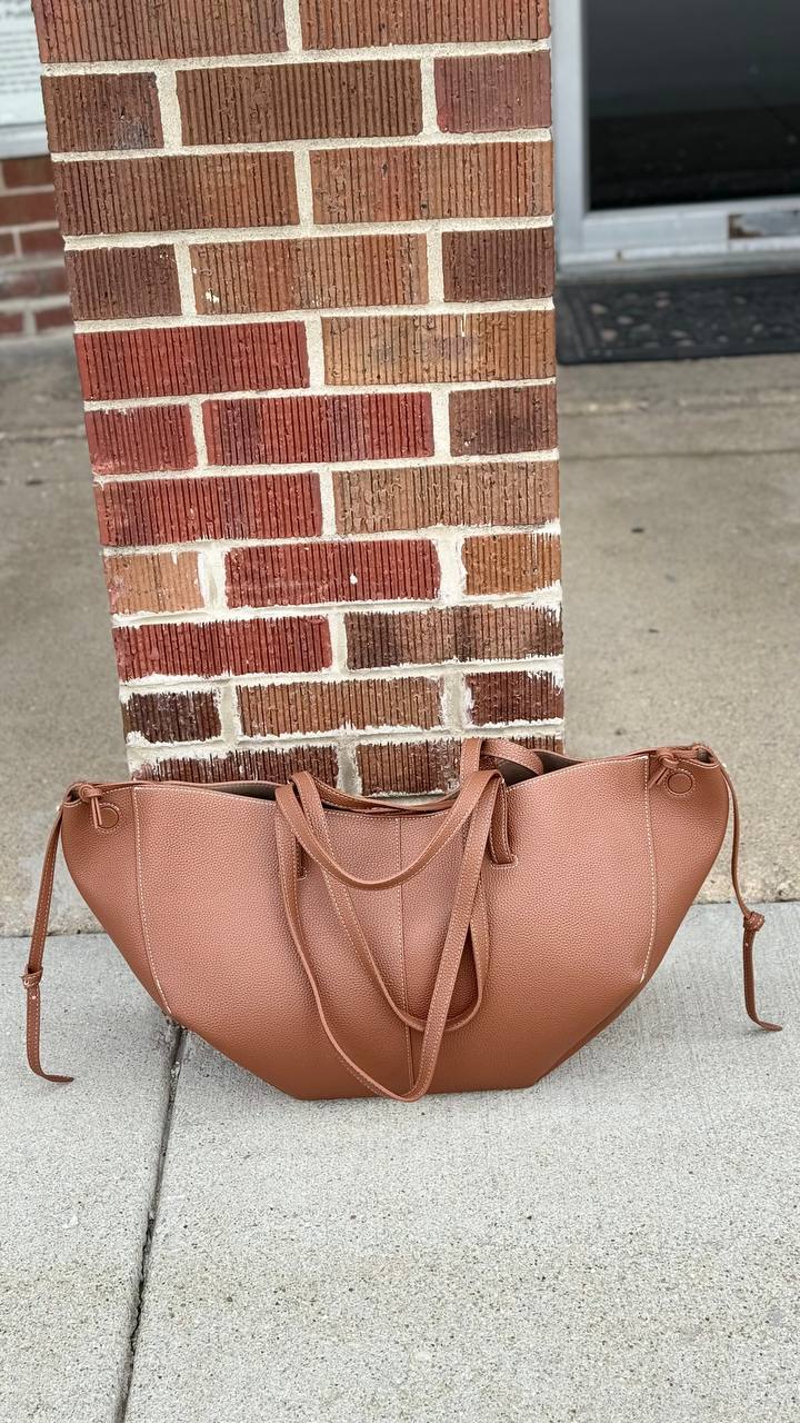 Shopper “Dolce Vita” – Italian Chic and Thoughtful Functionality