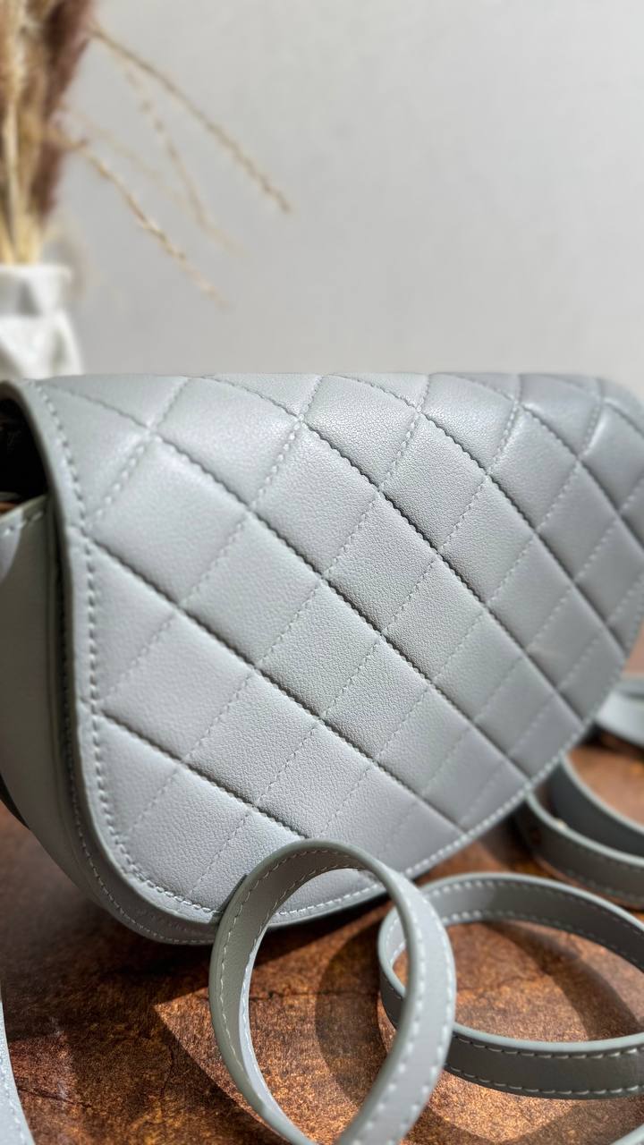 Genuine Leather Crossbody Bag — Elegance and Practicality in One Accessory