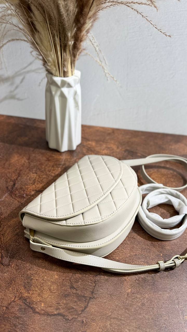 Genuine Leather Crossbody Bag — Elegance and Practicality in One Accessory