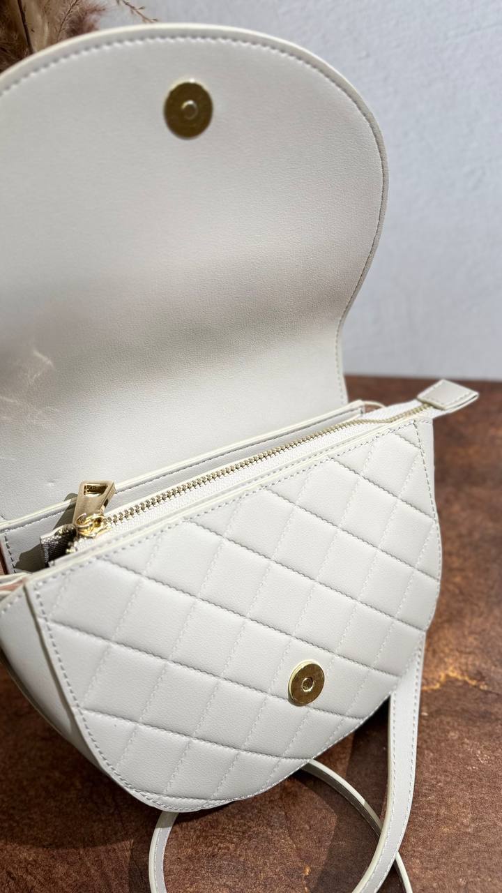 Genuine Leather Crossbody Bag — Elegance and Practicality in One Accessory