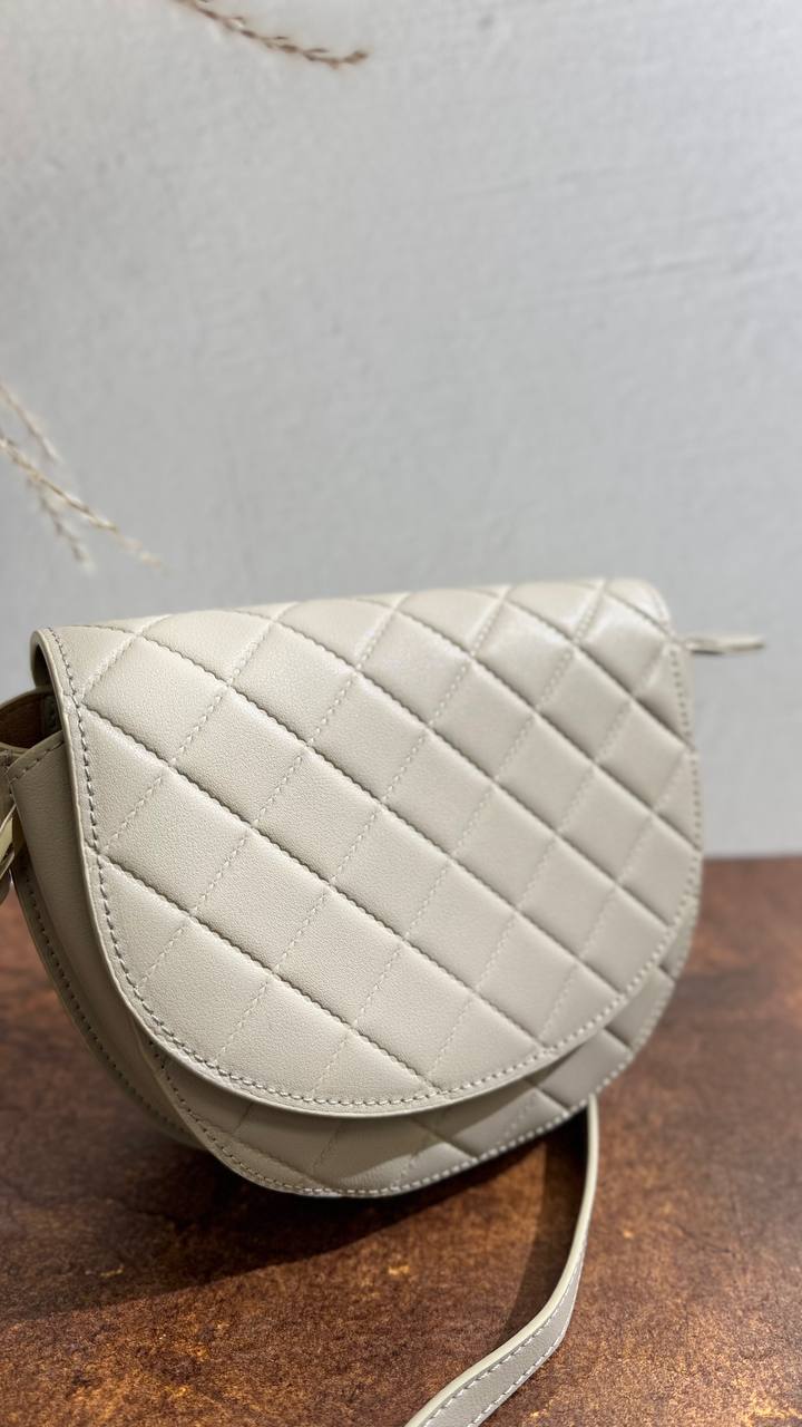 Genuine Leather Crossbody Bag — Elegance and Practicality in One Accessory