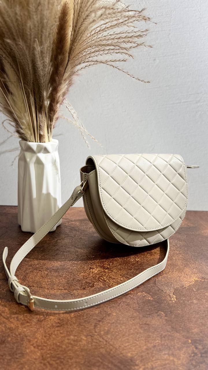 Genuine Leather Crossbody Bag — Elegance and Practicality in One Accessory