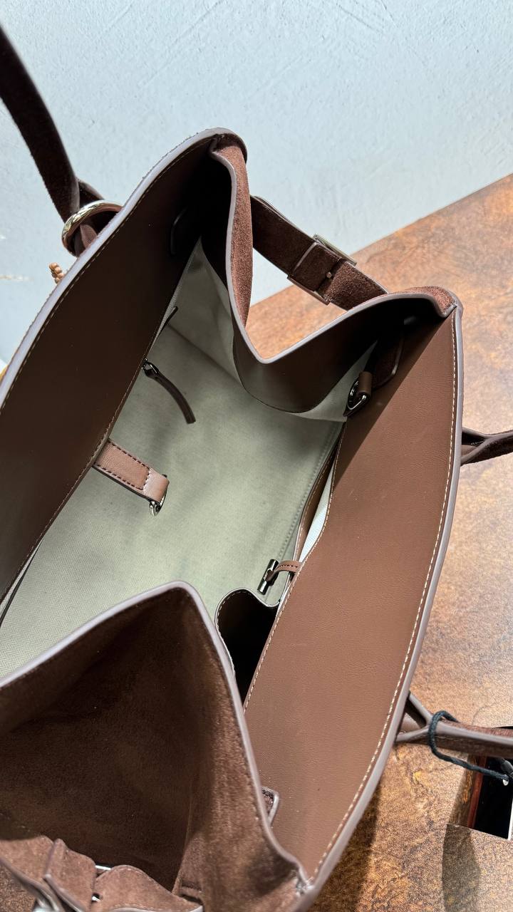 Velour Elegance – The Ultimate Italian Suede Handbag