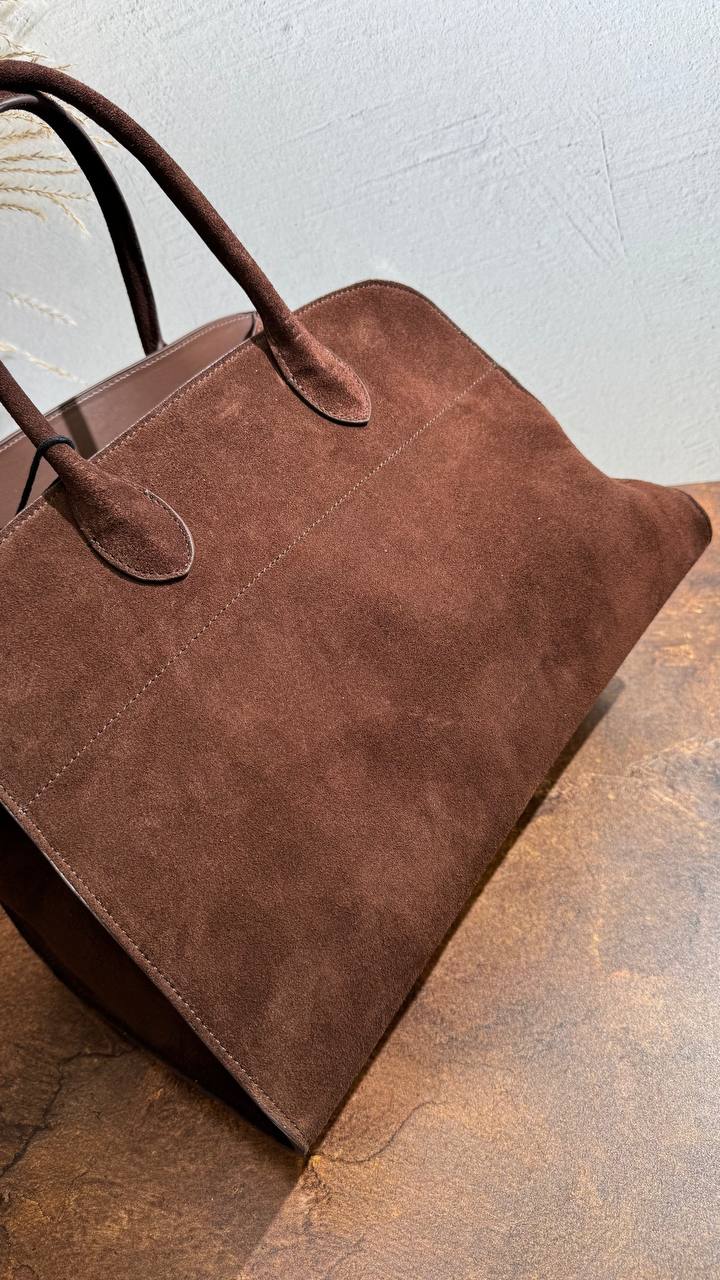 Velour Elegance – The Ultimate Italian Suede Handbag