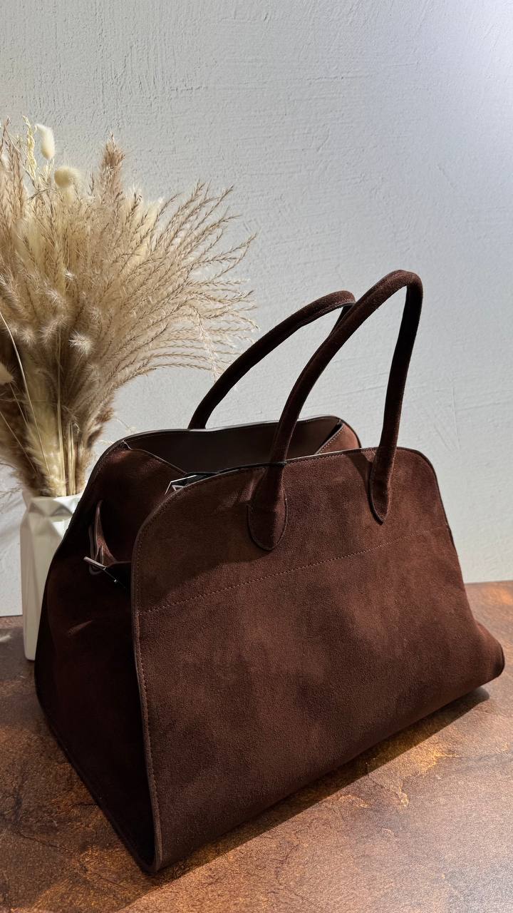 Velour Elegance – The Ultimate Italian Suede Handbag