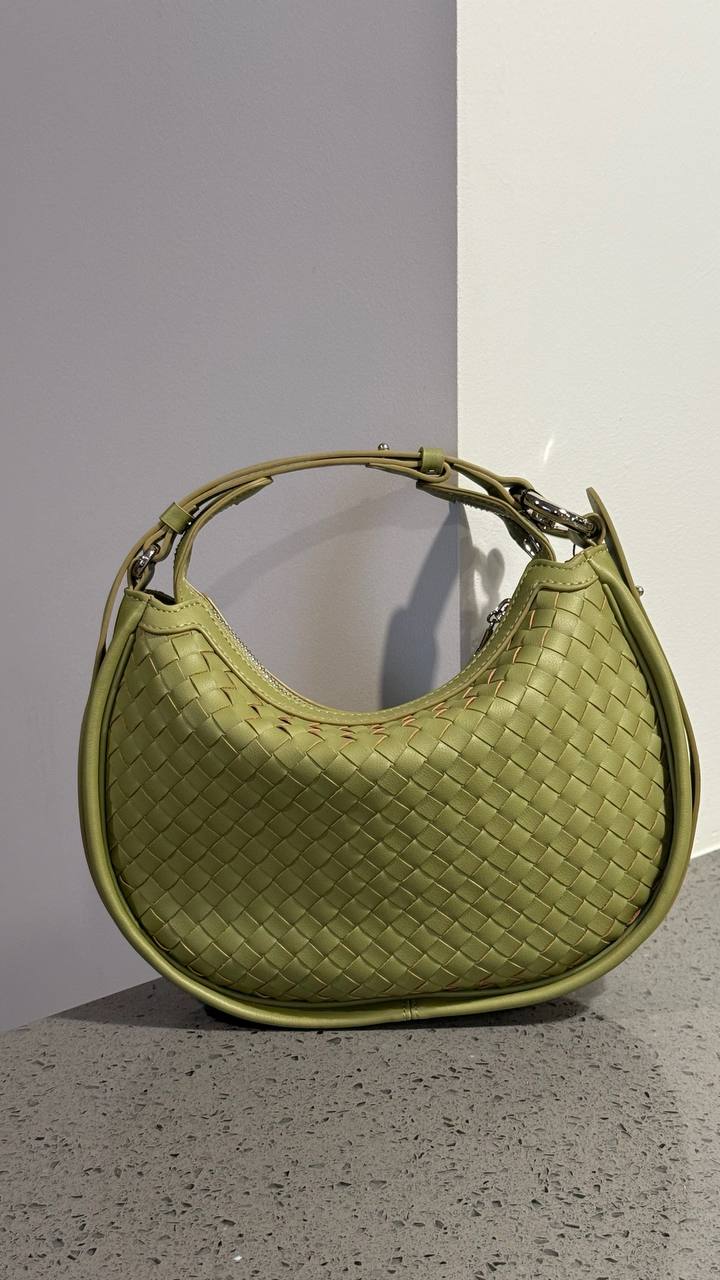 Hobo Bag “Eleganza” – Chic and Versatility in One Accessory