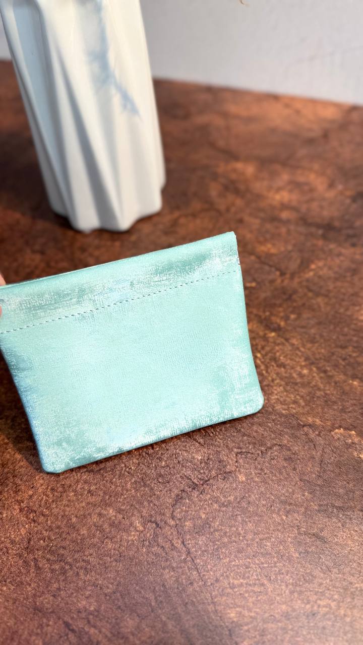 EliteSilk— Premium Card Holder