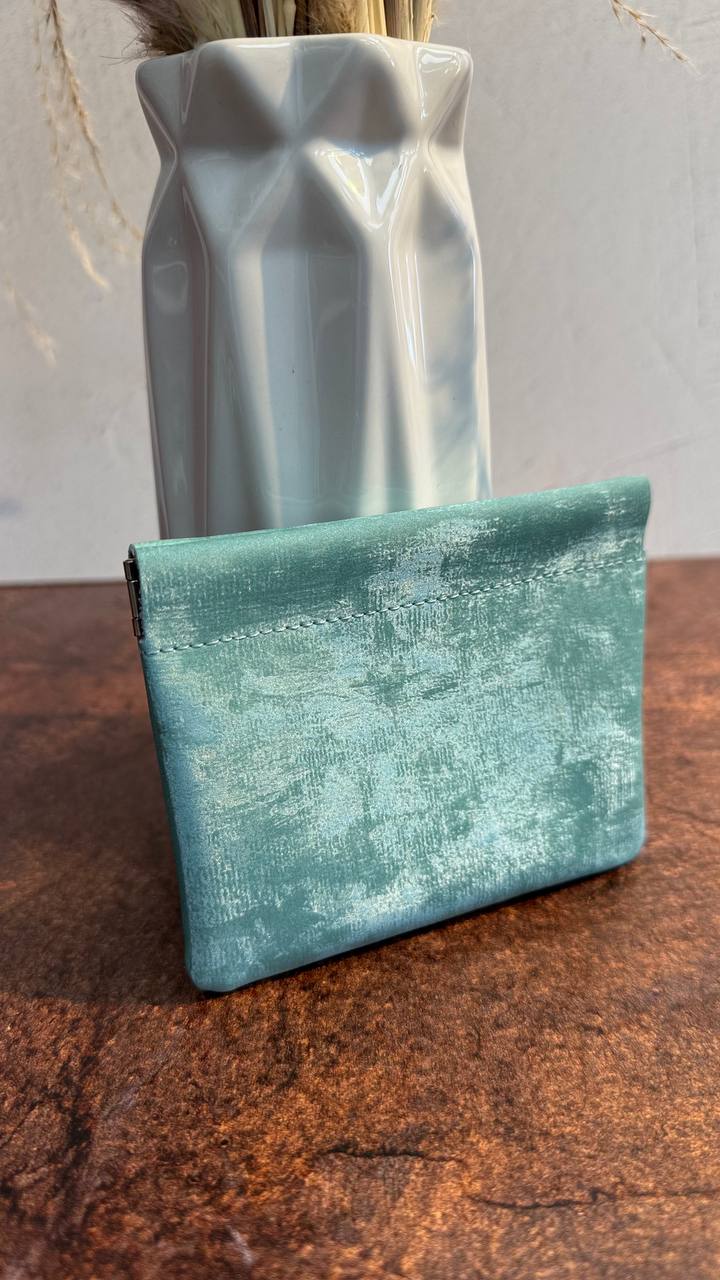 EliteSilk— Premium Card Holder