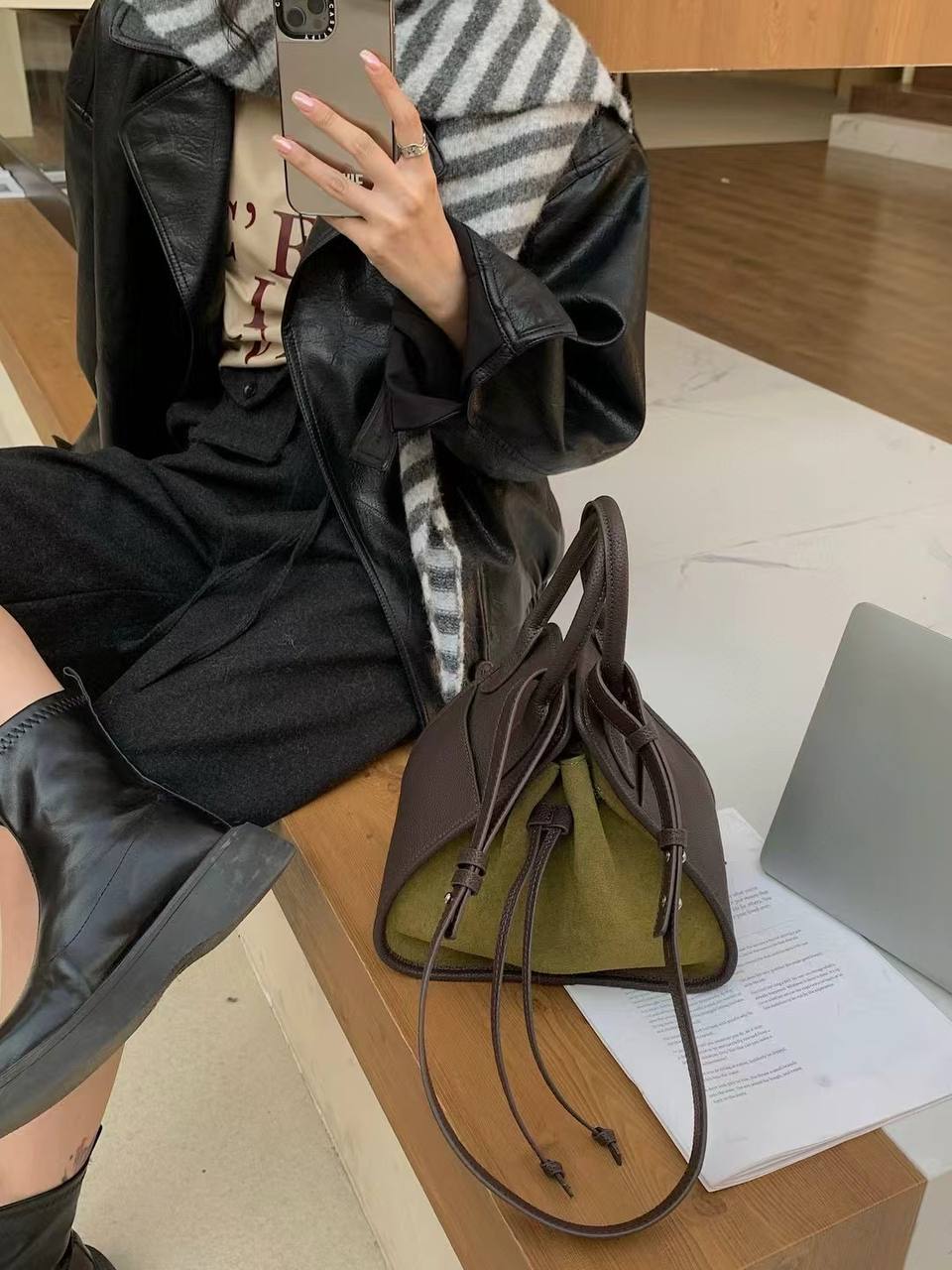 Darina – Elegant Shoulder Bag with Top Handle & Adjustable Strap