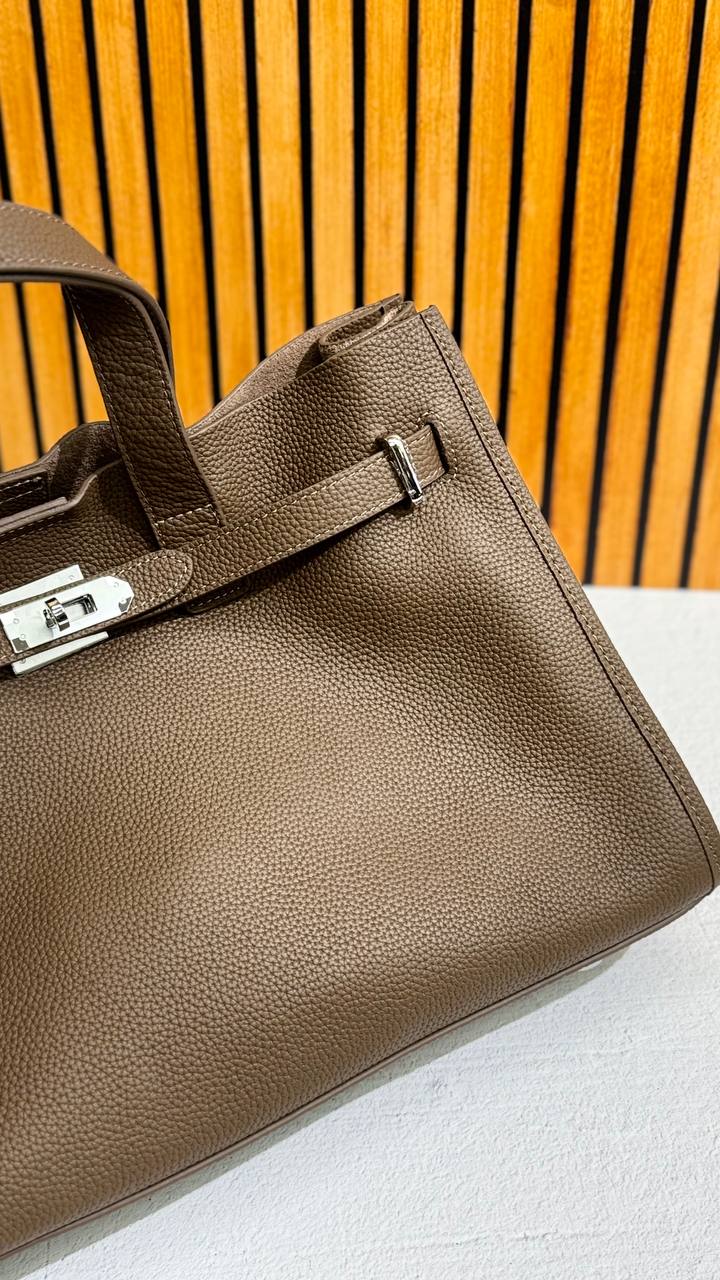 Urban Luxe — Genuine Leather Power Tote