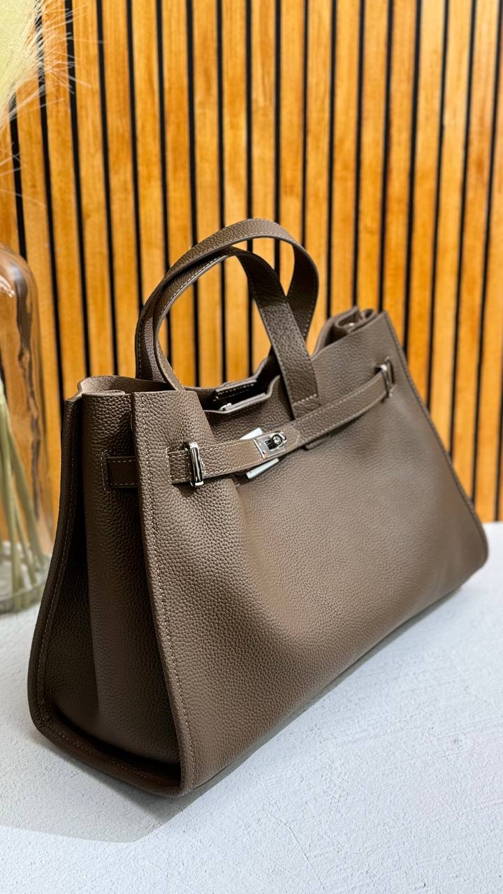 Urban Luxe — Genuine Leather Power Tote