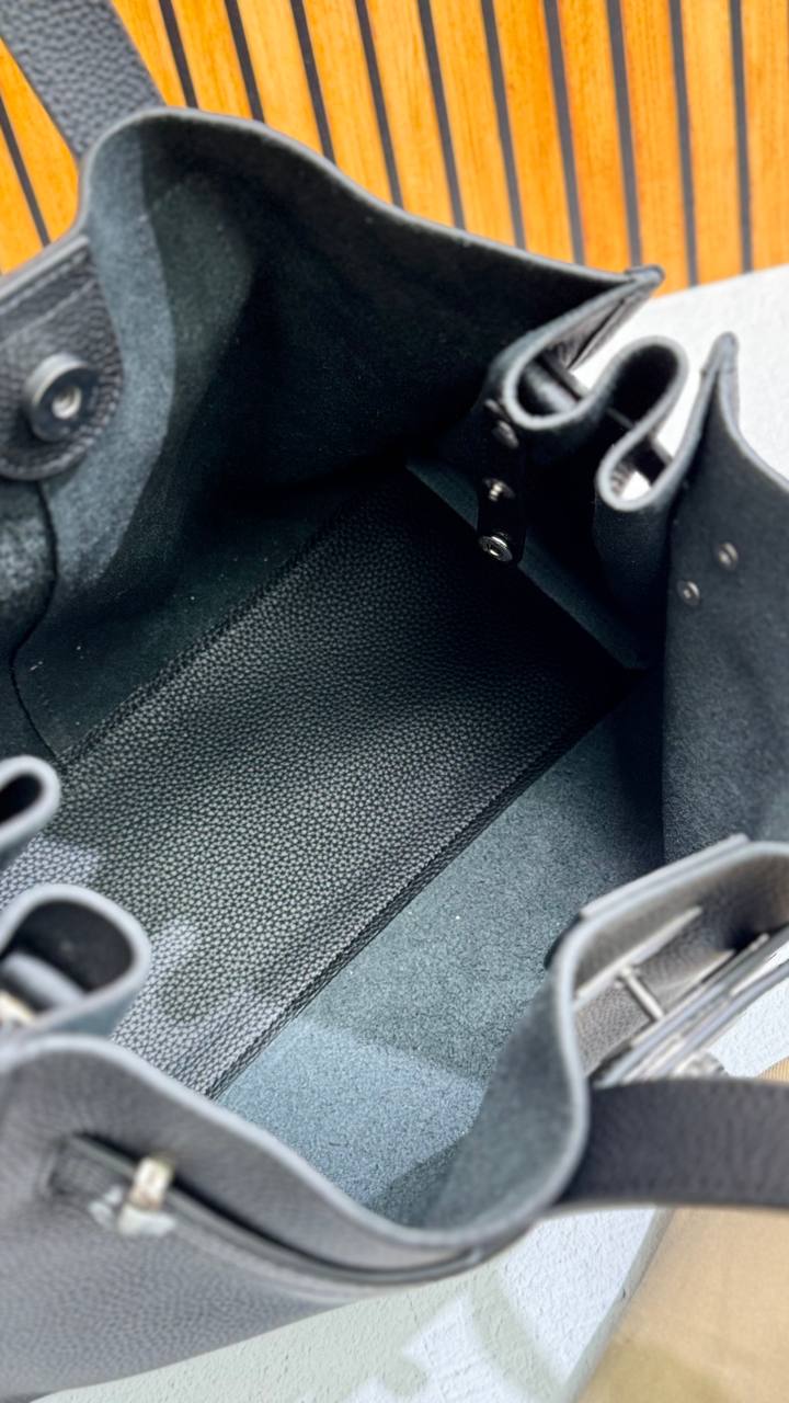 Urban Luxe — Genuine Leather Power Tote
