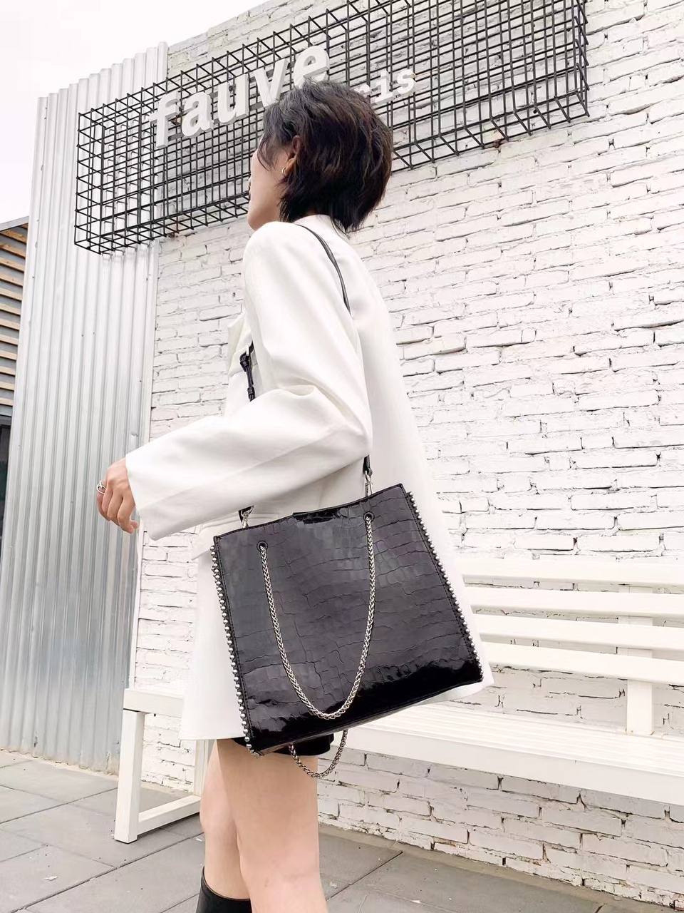 Croc Luxe — Bold Leather Tote with Chain Elegance