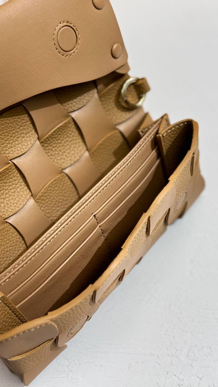 Arte Tessuto — Classic Genuine Leather Bags with Dual Straps and Card Organizer