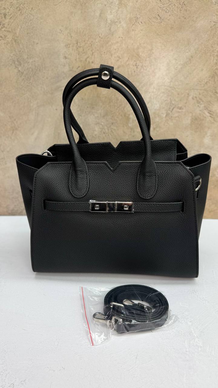 “Luna Classica” Bag — Genuine Leather, Premium Hardware, Timeless Elegance