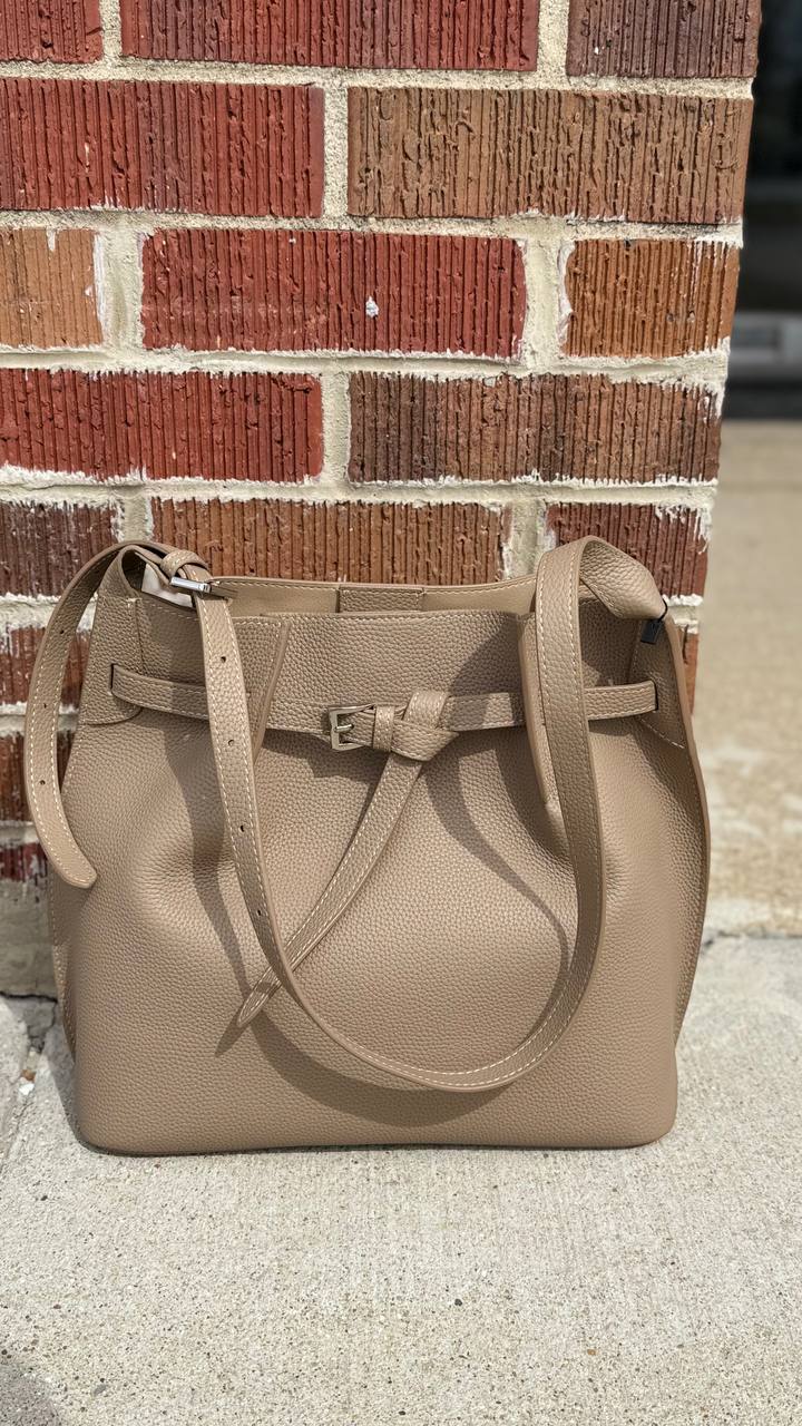 “Prestige Grain – 100% Full Leather Tote”. Women’s shoulder bag