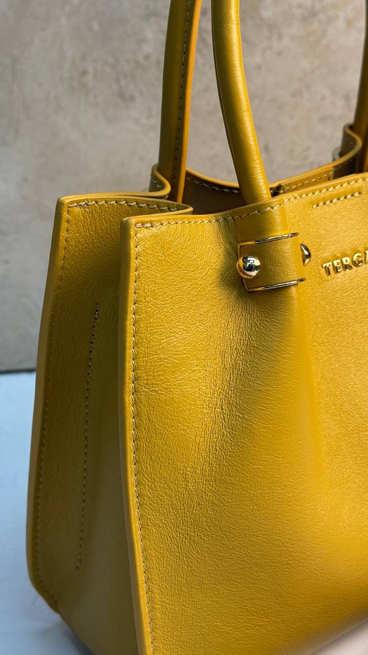 Classic Edge – Genuine Leather Shoulder Bag