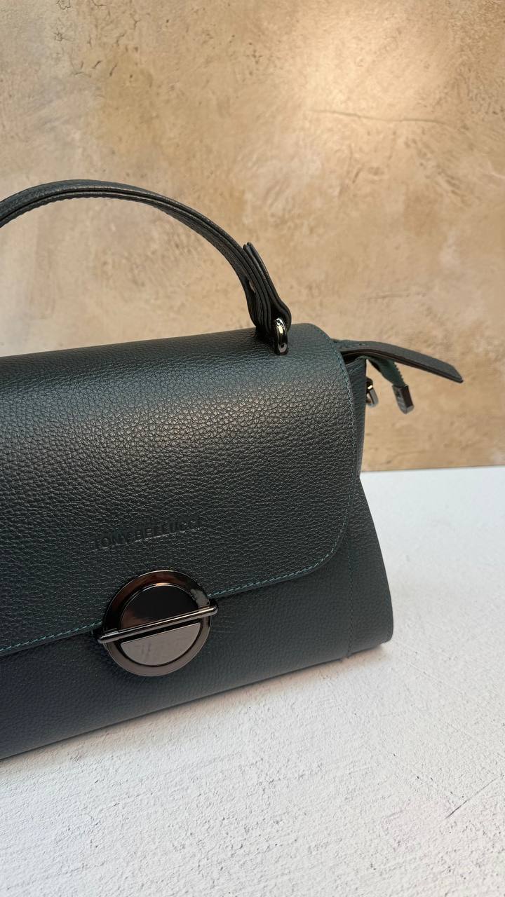 Elegant Structured Shoulder Bag – Genuine Leather Handbag with Adjustable Strap