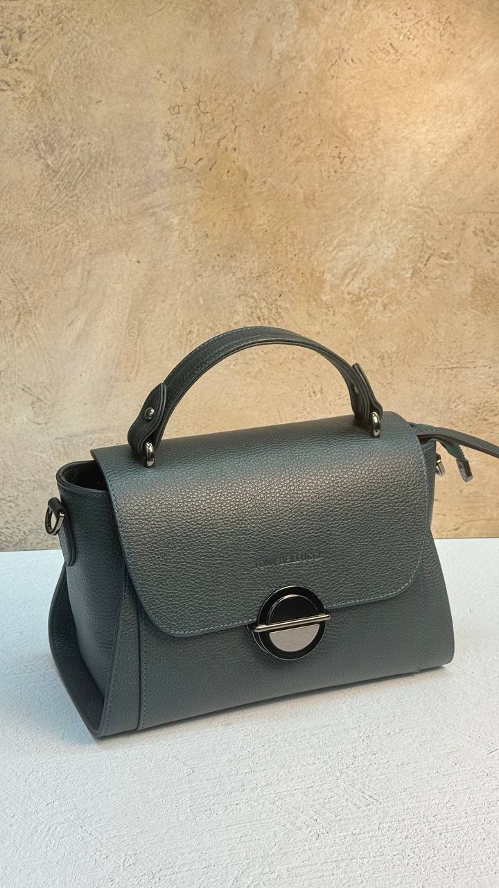 Elegant Structured Shoulder Bag – Genuine Leather Handbag with Adjustable Strap